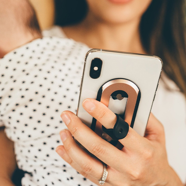 Ohsnap – multifunktionale Handybedienung durch magnetischen Handy Griff um 360°