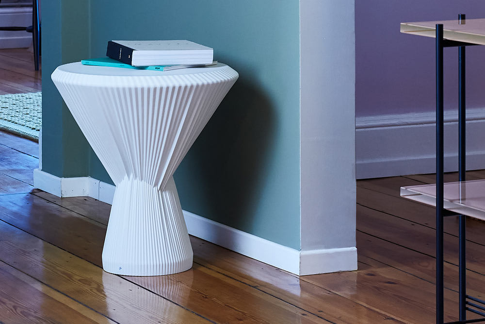 Plisago – Ein Beistelltisch ganz aus Porzellan zur imm cologne 2019