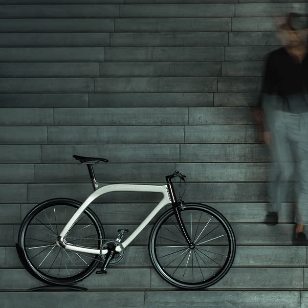 AKHAL Shadow Fahrrad im eleganten Design von EXTANS