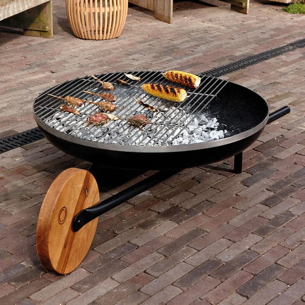 BARROW – Mobile Grill und Feuerschale von Konstantin Slawinski