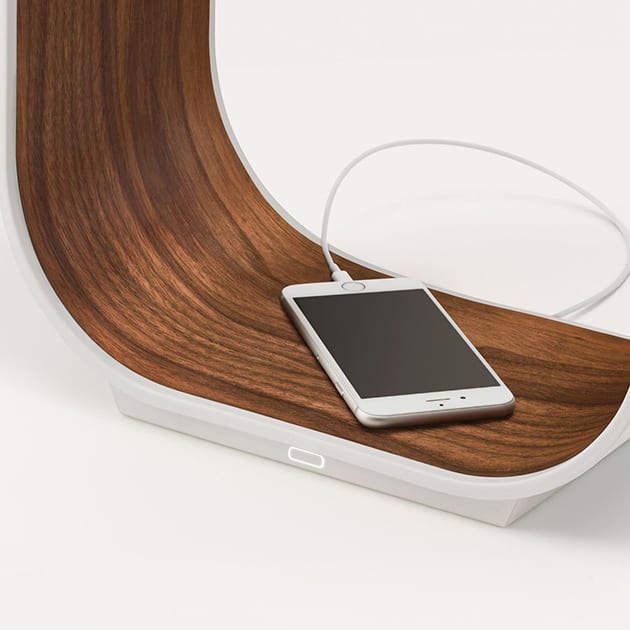 Contour von Pablo Designs –  innovative Leuchten mit USB-Anschluss