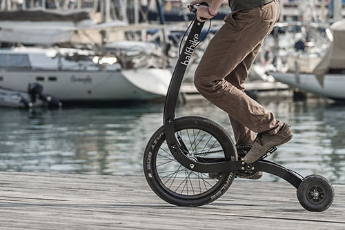 Halfbike ist eine neue Art von Fahrrad, das Deinen natürlichen Bewegungsinstinkt belebt!