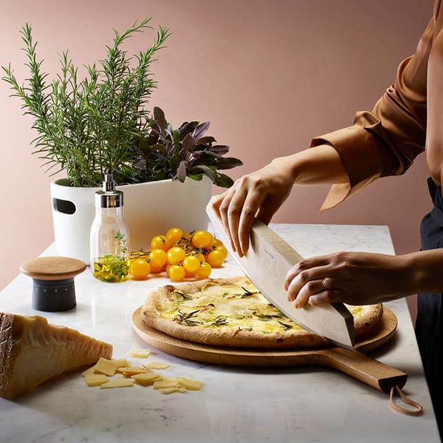 Nachhaltig und äußerst praktisch - Pizza und Kräutermesser von Eva Solo