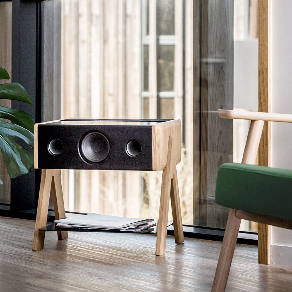 Cube von La Boite concept – Immersiver Lautsprecher und stilvoller Kaffeetisch
