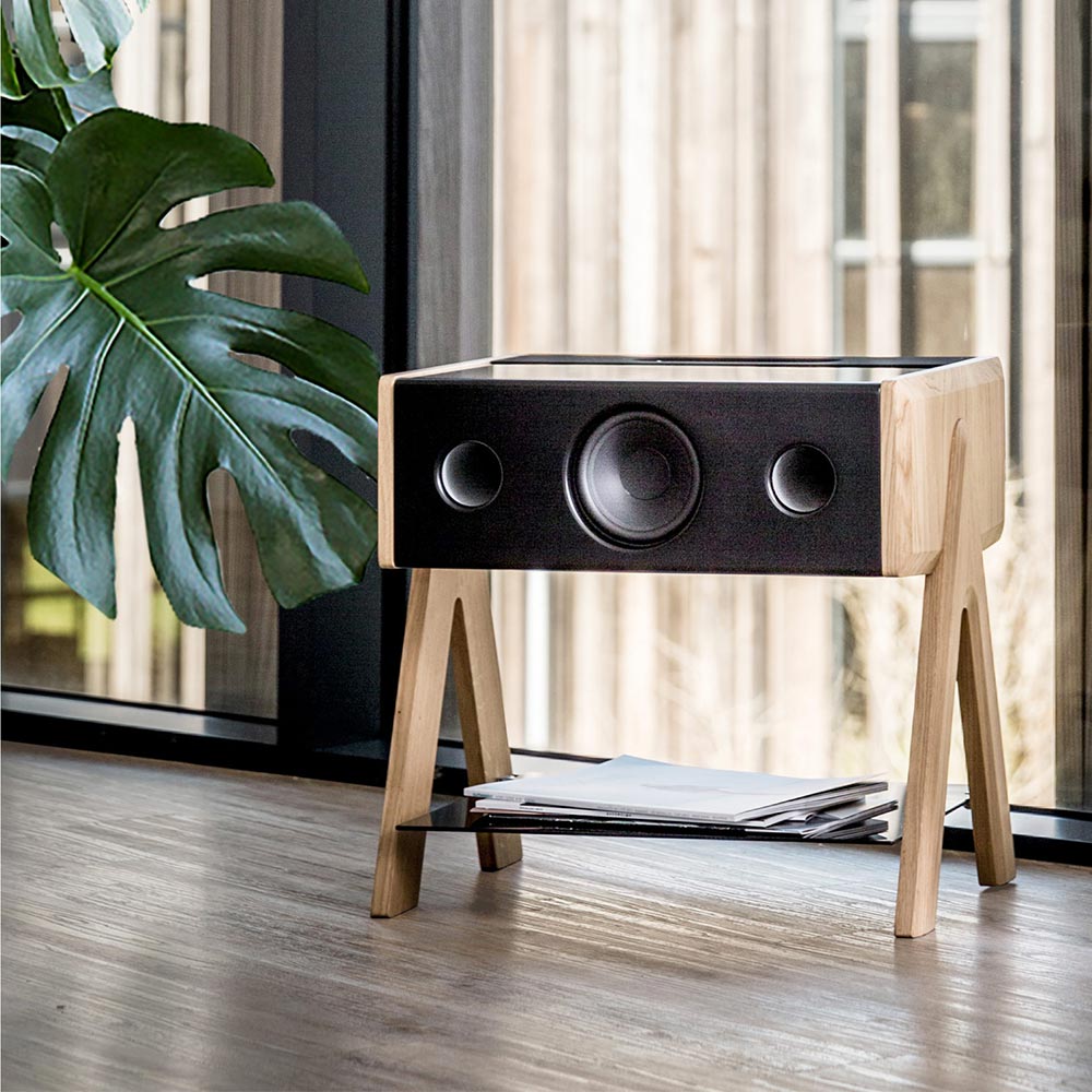 Cube von La Boite concept – Immersiver Lautsprecher und stilvoller Kaffeetisch