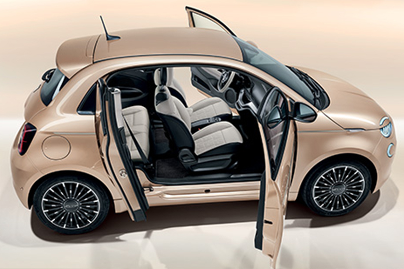 Fiat 500 Elektro. Dieses Kultauto fährt jetzt mit Strom. Wie immer in ästhetischem Design.