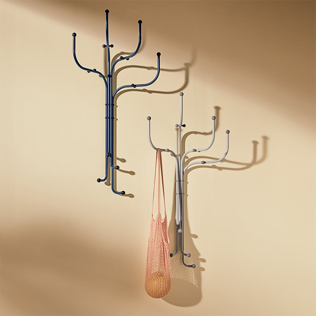 Platzsparender wandmontierter Garderobenständer Coat Tree von Fritz Hansen