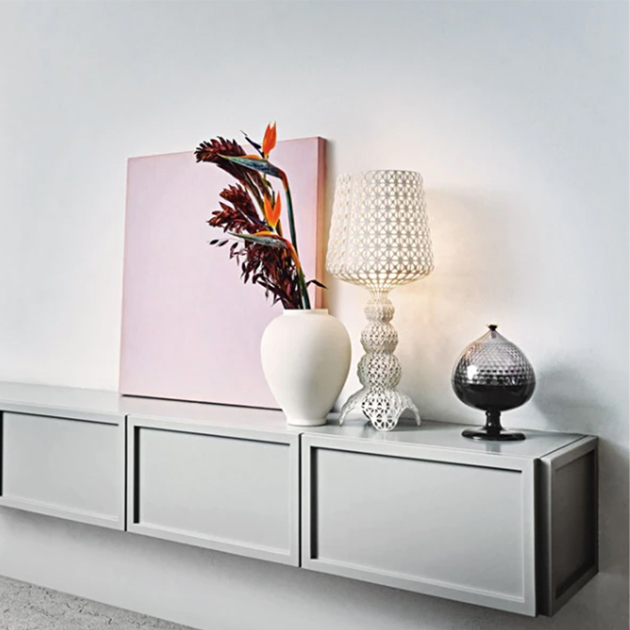 Neo barocke Mini Kabuki LED Tischleucht von Kartell verzaubert