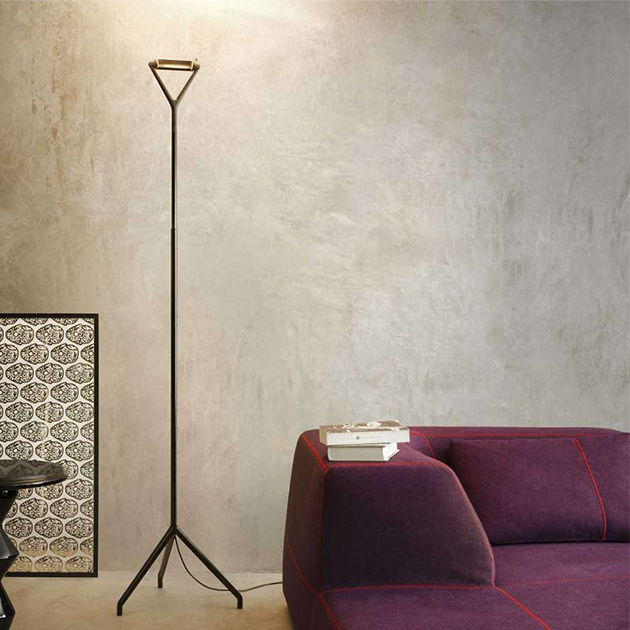 Lola Stehleuchte mit Teleskopgestell von Luceplan. Ein Klassiker für unterschiedliche Beleuchtung