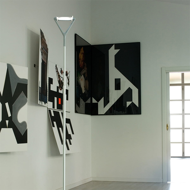 Lola Stehleuchte mit Teleskopgestell von Luceplan. Ein Klassiker für unterschiedliche Beleuchtung