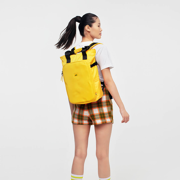 Zwei in Einem – Crash Not Crash Rucksack mit Trageriemen als Tasche und stylischer Delle