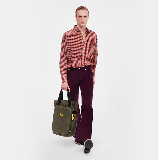 Zwei in Einem – Crash Not Crash Rucksack mit Trageriemen als Tasche und stylischer Delle