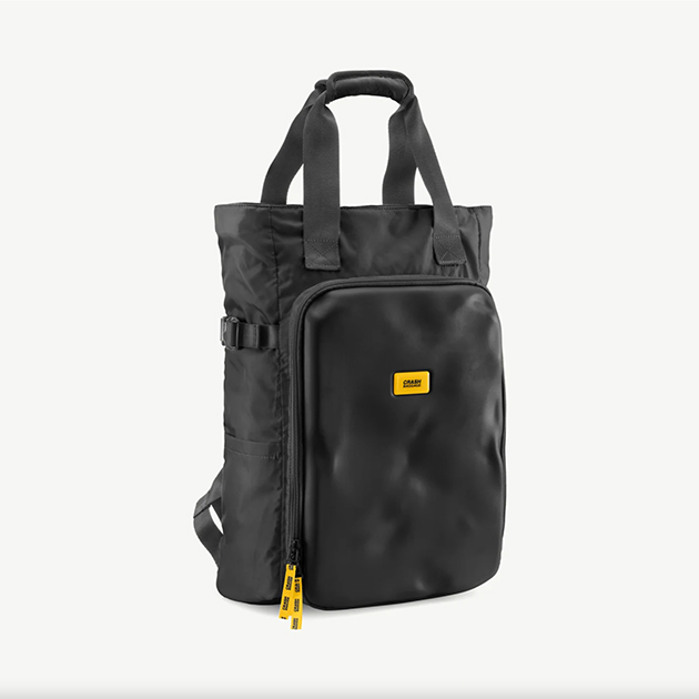 Zwei in Einem – Crash Not Crash Rucksack mit Trageriemen als Tasche und stylischer Delle