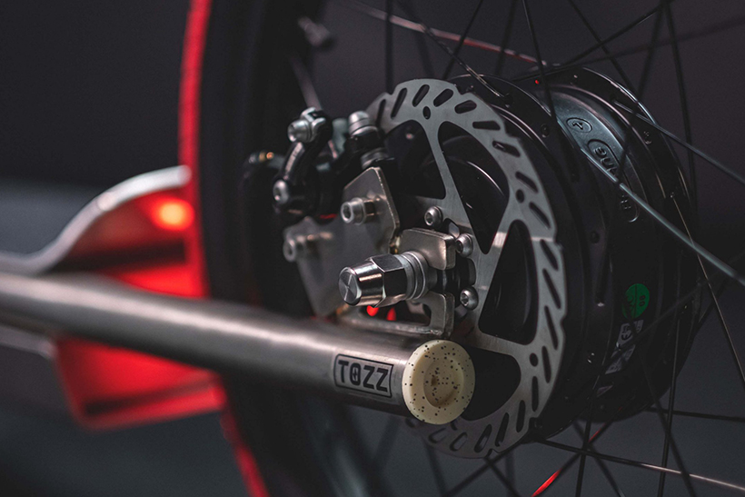 Tozzbike Pipegun 1 – Das E Kickbike als Hommage an Urban Sports