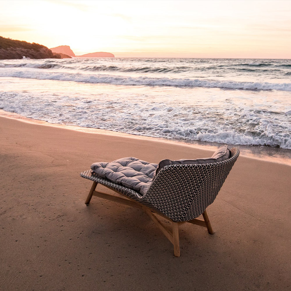 Außergewöhnlich sympathische Sonnenliege von DEDON – ein Daybed der MBRACE Kollektion