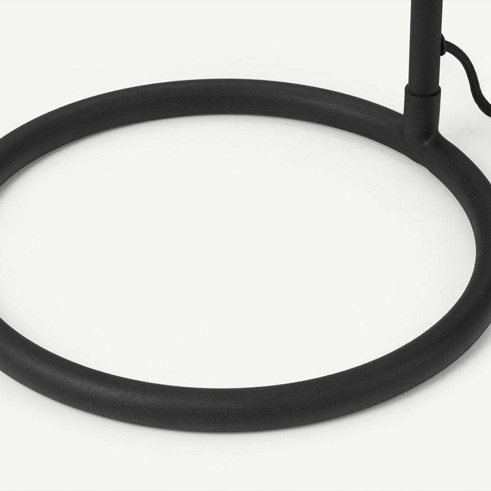 Moderne Java Tischleuchte mit Lampenschirm aus natürlichem Rattan