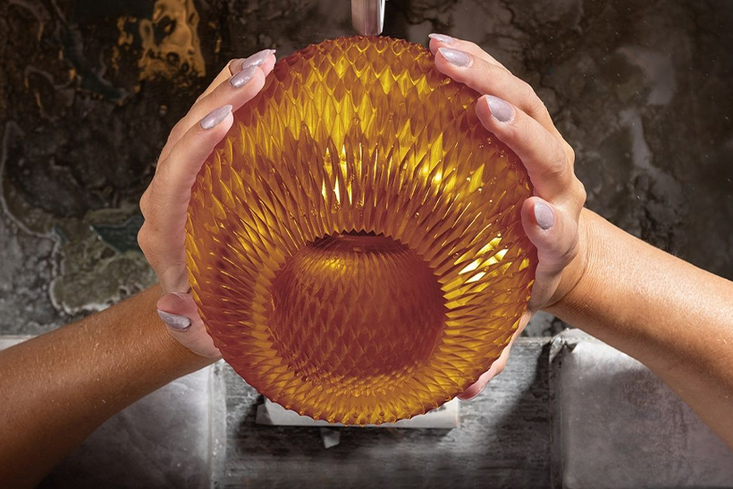 Hängeleuchte Metamorphosis ist ein Schmuckstück in tschechischer Glasbläsertradition