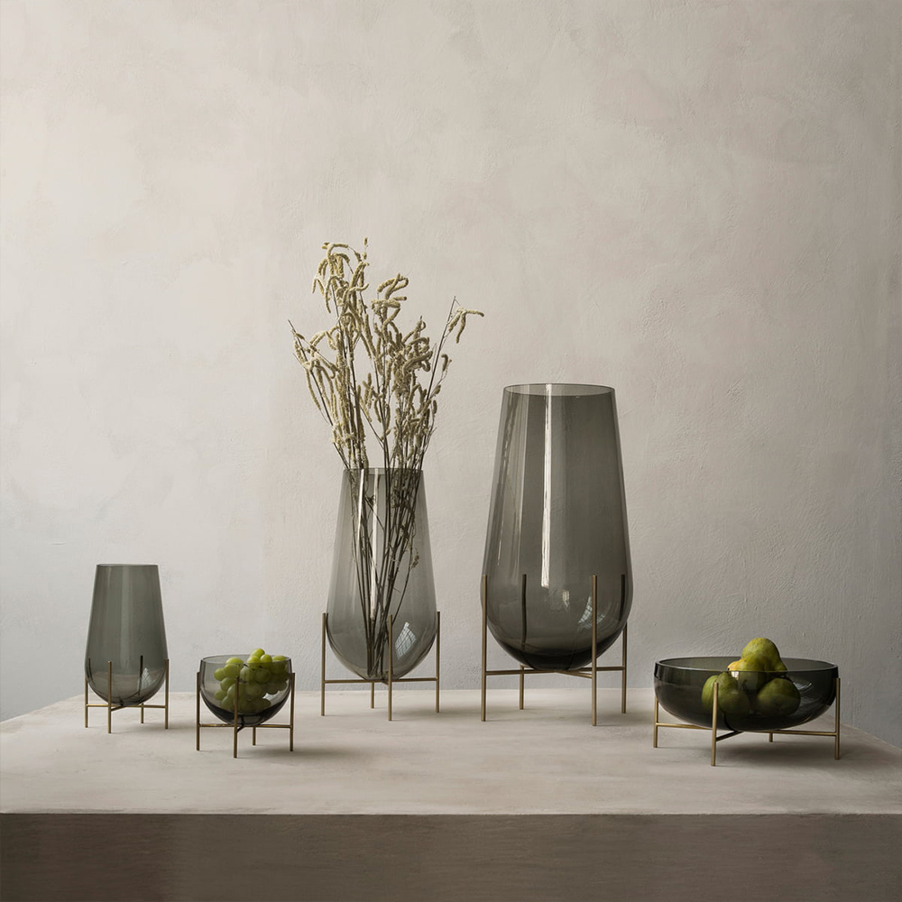 Échasse Vase von Menu auf Stelzen aus Messing in mundgeblasenem Glas