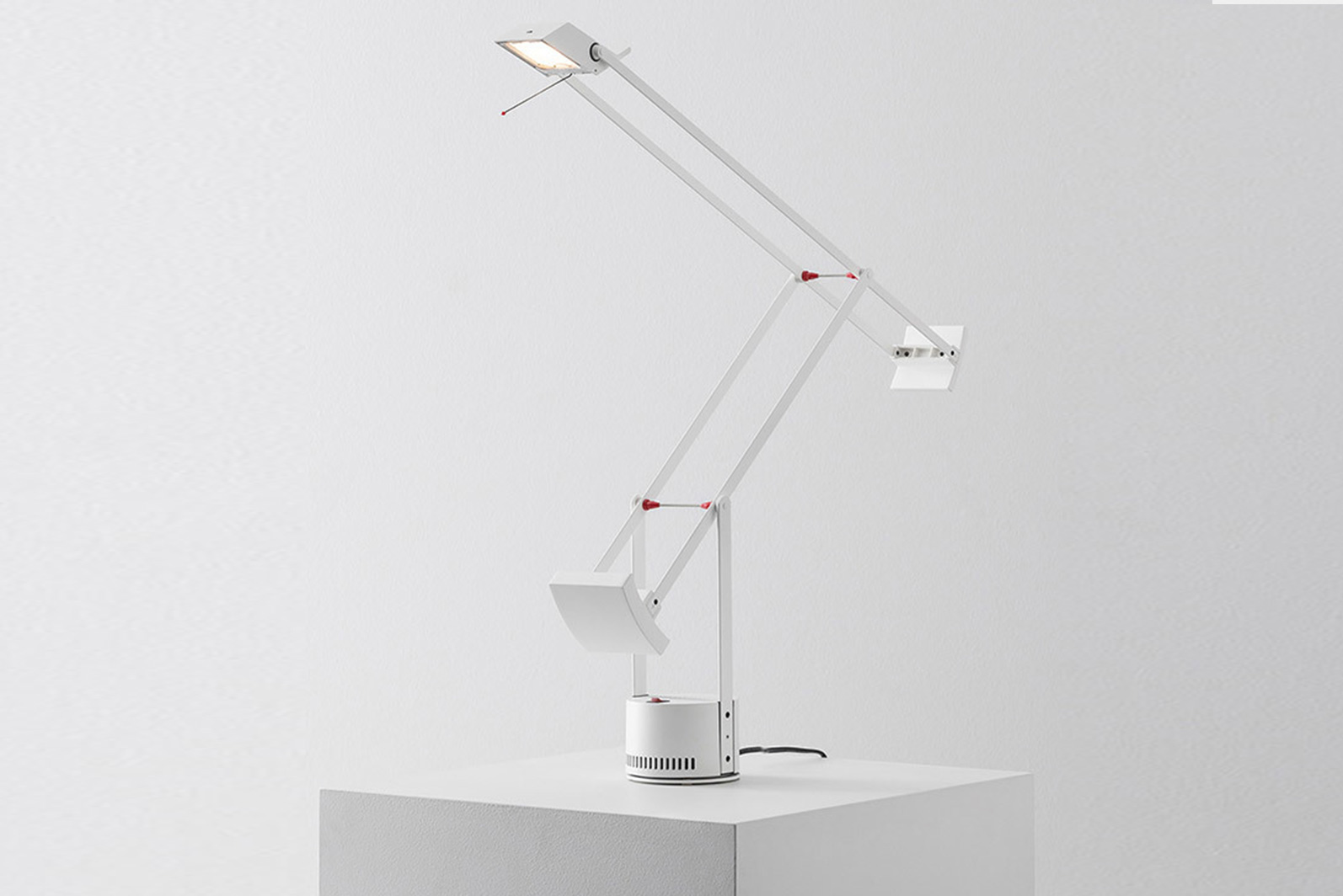 50 Jahre Designklassiker Tizio Leuchte von Artemide