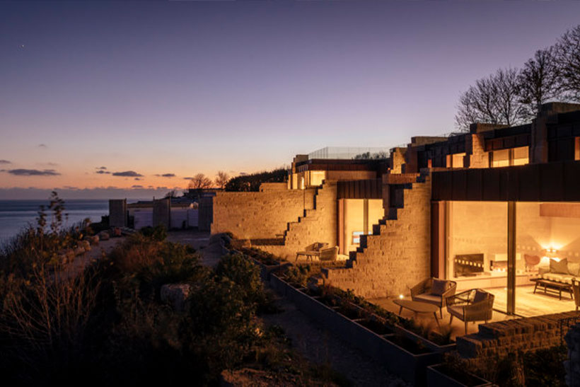 Gebaut auf Kalkstein-Felsen im Ärmelkanal – The Clifftops Ferienvillen auf der Isle of Portland
