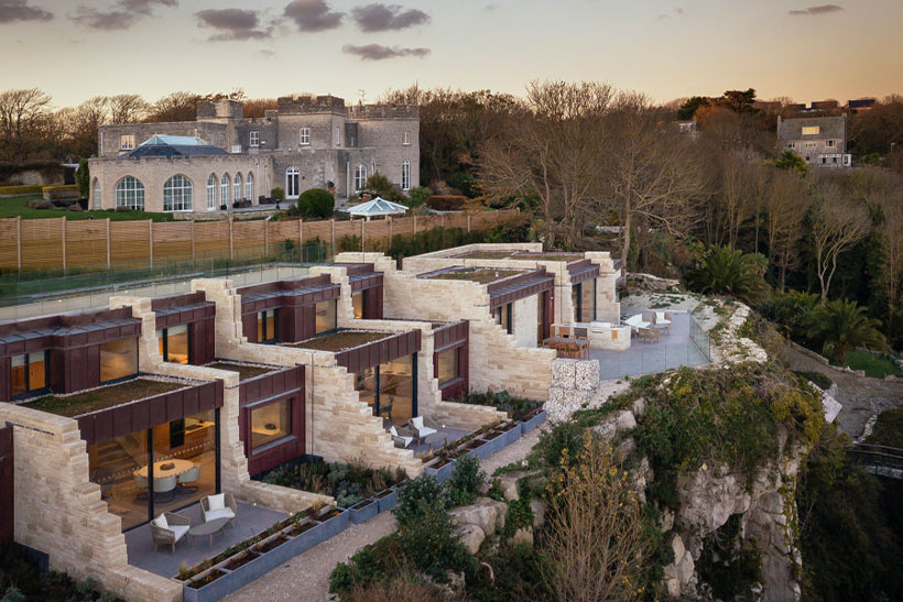 Gebaut auf Kalkstein-Felsen im Ärmelkanal – The Clifftops Ferienvillen auf der Isle of Portland