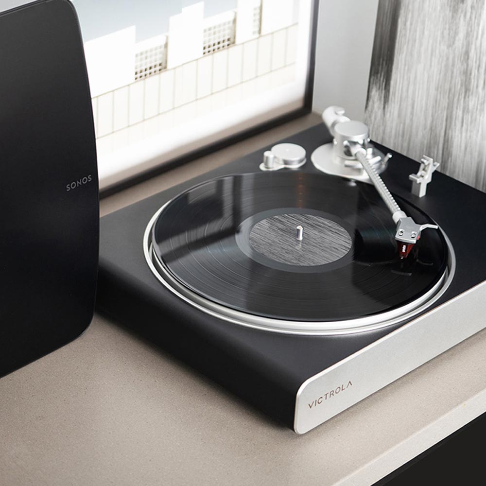 Victrola Stream Carbon Plattenspieler – kompatibel mit Sonos