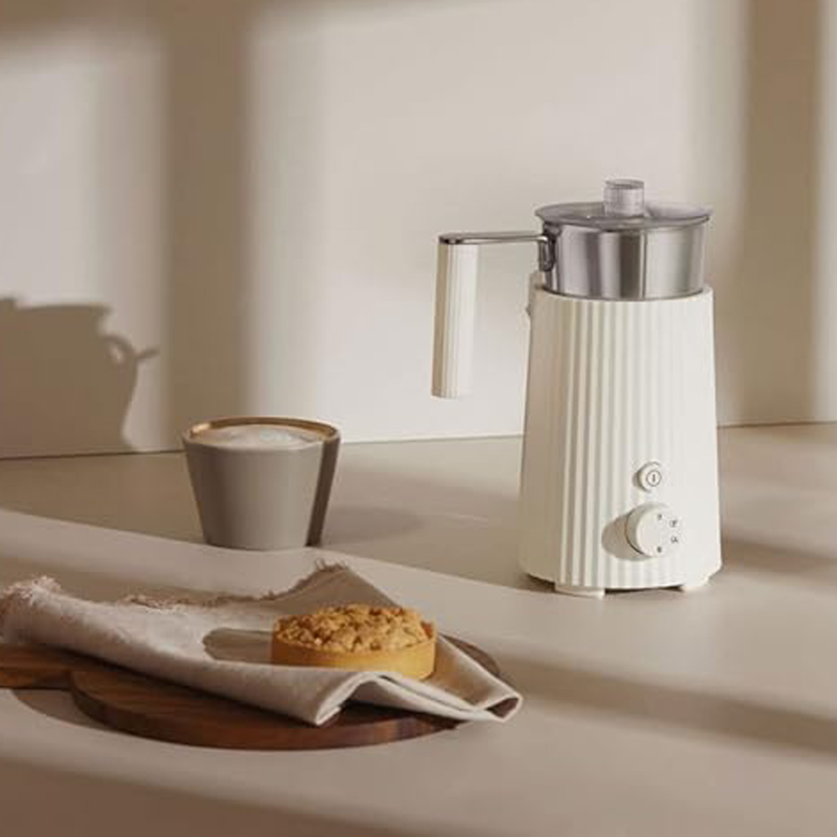 Milchaufschäumer Plissé in Faltoptik von Alessi