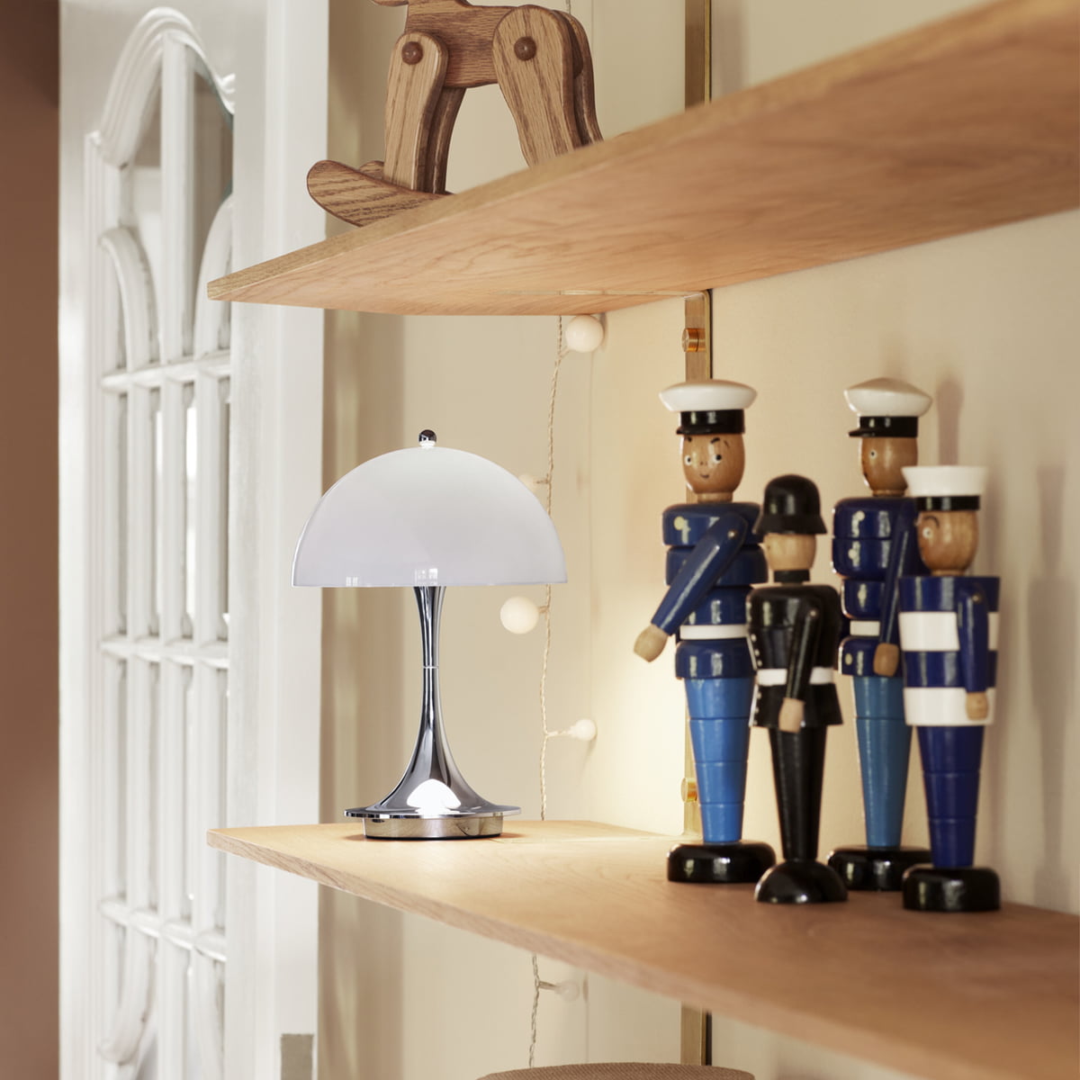 Phantella – mobile LED-Tischleuchte mit Akku von Verner Panton
