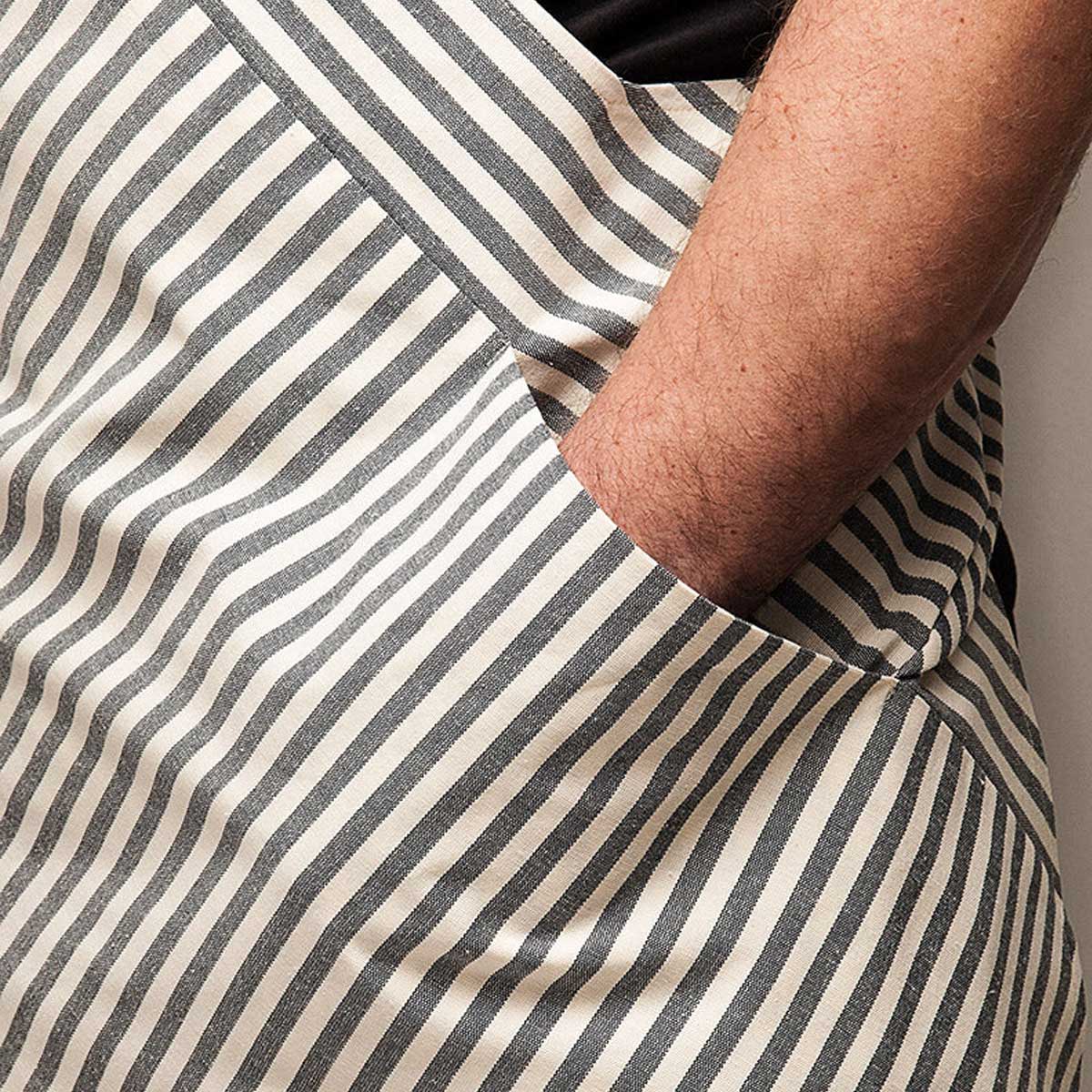 Das macht den Mann beim Kochen attraktiv – Krawattenschürze von Tie & Apron