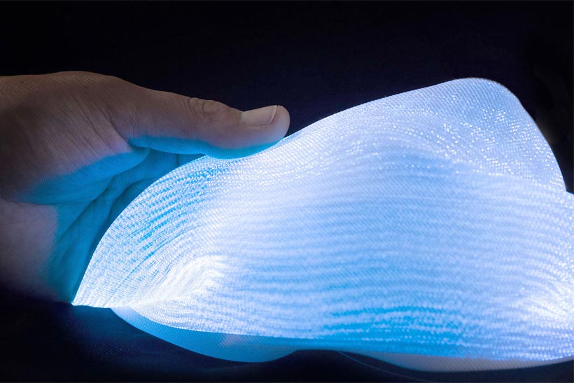 Textiles LED Lichtsystem Munda beleuchtet die Automobilindustrie