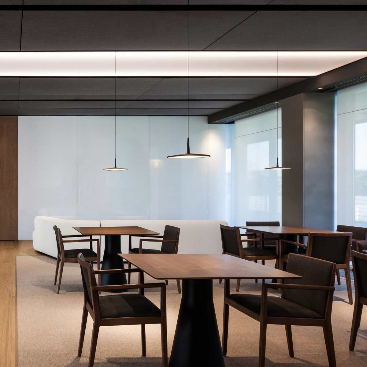 SKAN 0270 LED-Pendelleuchte von Vibia in frischem Design