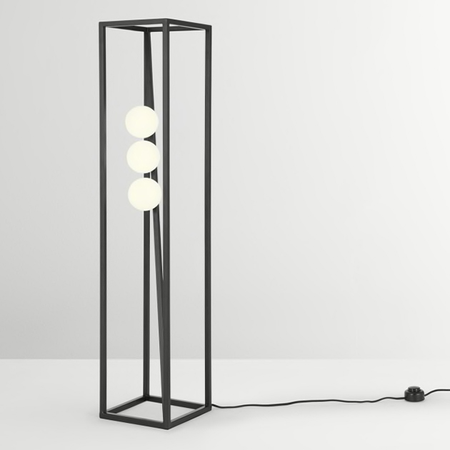 Maxie Stehlampe – Kombination aus Metall und Milchglas
