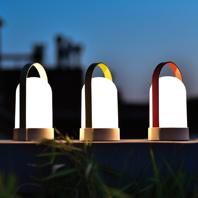 Uri Mobile Leuchte und Uri Piccolos mit Tragebügel von remember