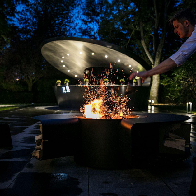 Rocco – multifunktionaler Allrounder für den Garten – Grill, Feuerstelle, Champagnerbar