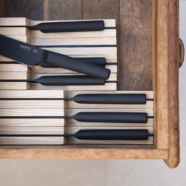 Messer Organizer aus Esche von Berghoff sortiert scharfe Messer perfekt