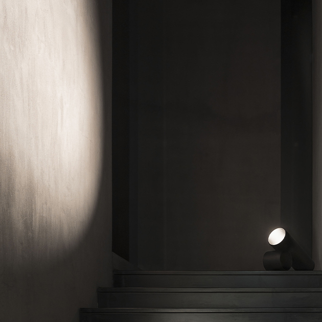 FLOS Sawaru Leuchte von Nendo, schlicht und aus Aluminium, aber ein Highlight