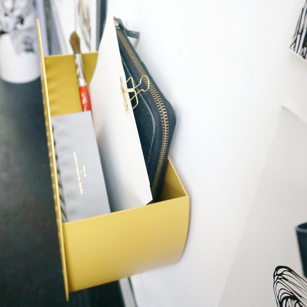 Diagonal Wall Basket von Swedish Ninja-befüllbare Metallkörbe für jeden Wohnbereich