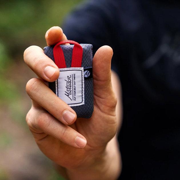 Matador – die Mini Decke für unterwegs, passt einfach in die Tasche